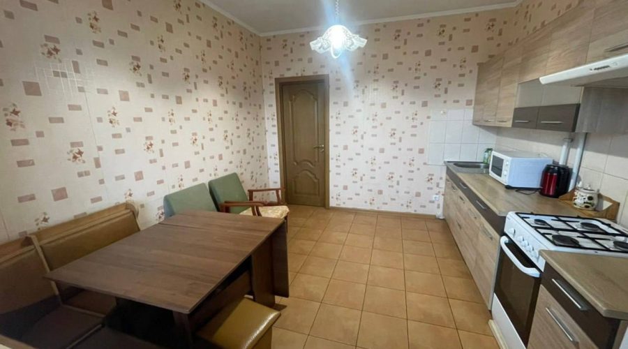 Продаж квартири 3 кімнати 178 кв. м. Проспект Миру (Виставка) Хмельницький