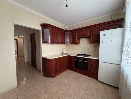 Продаж квартири 4 кімнати 86 кв. м. Залізняка Максима (Озерна) Хмельницький