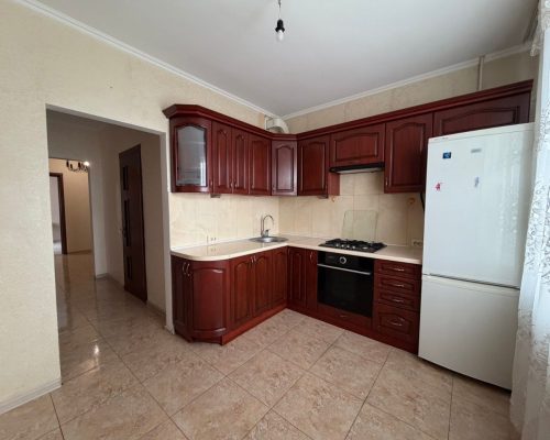 Продаж квартири 4 кімнати 86 кв. м. Залізняка Максима (Озерна) Хмельницький