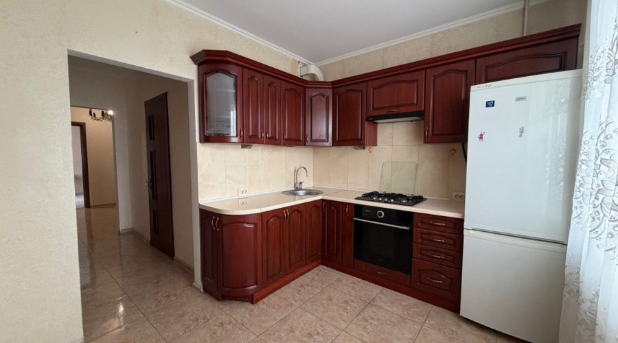 Продаж квартири 4 кімнати 86 кв. м. Залізняка Максима (Озерна) Хмельницький