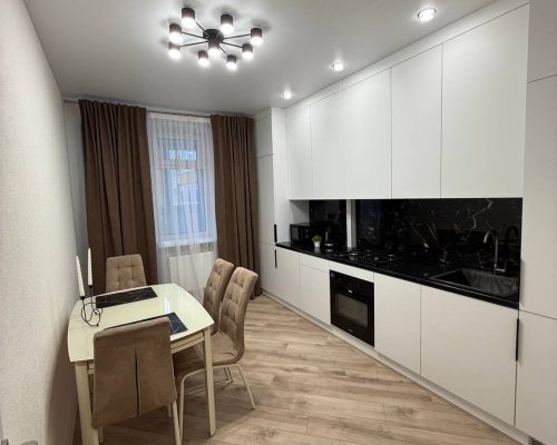 Оренда 1 кімната 49 кв. м. С.Бандери (Виставка) Хмельницький