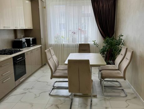 Продаж квартири 2 кімнати 67 кв. м. Січових стрільців (Озерна) Хмельницький