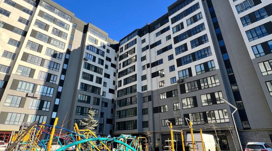 Продаж квартири 3 кімнати 83 кв. м. ЖК “Автобіографія” (Виставка) Хмельницький