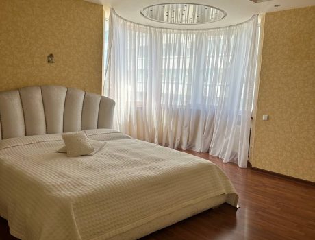 Продаж квартири 2 кімнати 81 кв. м. Старокостянтинівське шосе (Центр) Хмельницький
