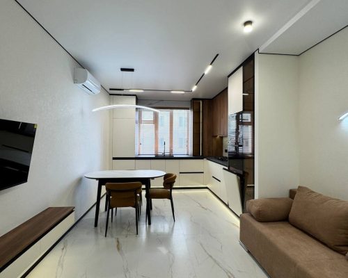 Продаж квартири 2 кімнати 69 кв. м. Кармелюка (Озерна) Хмельницький