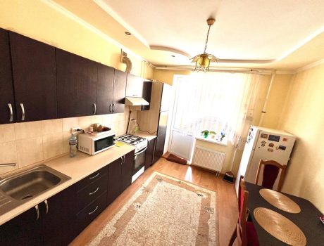 Продаж квартири 2 кімнати 72 кв. м. П.Мирного (Озерна) Хмельницький