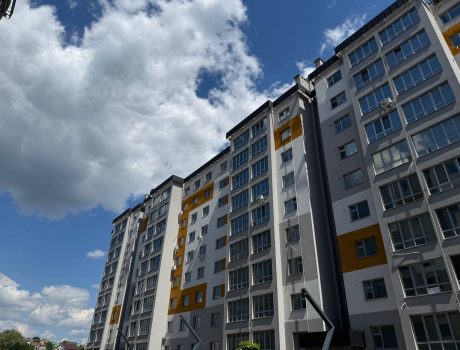 Продаж квартири 2 кімнати 70 кв. м. ЖК Щасливий (Виставка) Хмельницький