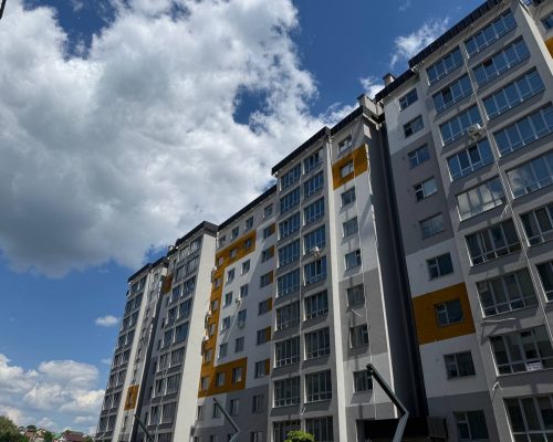 Продаж квартири 2 кімнати 70 кв. м. ЖК Щасливий (Виставка) Хмельницький