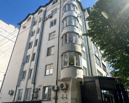Продаж квартири 3 кімнати 165 кв. м. Володимирська (Центр) Хмельницький
