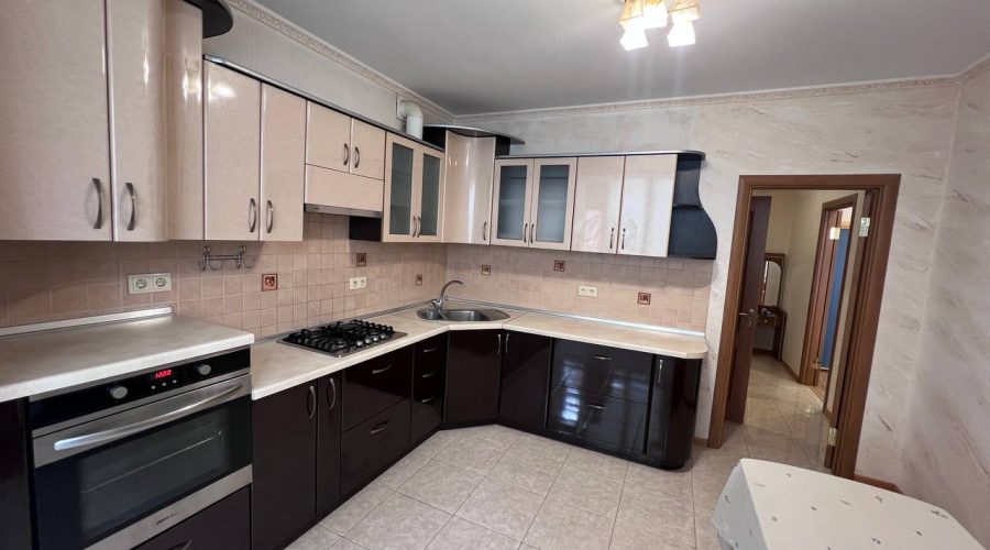 Продаж квартири 1 кімната 46 кв. м. Будівельників (Виставка) Хмельницький