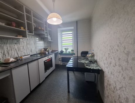 Продаж квартири 2 кімнати 50 кв. м. М. Залізняка (Озерна) Хмельницький