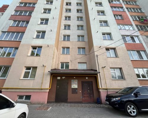 Продаж квартири 1 кімната 41 кв. м. Лісогринівецька (Озерна) Хмельницький