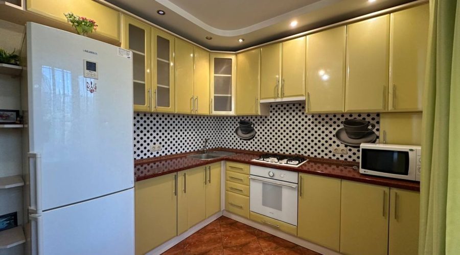 Оренда 2 кімнати 75 кв. м. Зарічанська (Виставка) Хмельницький