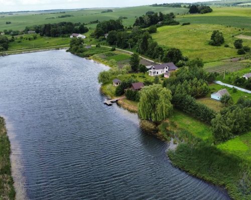 Продаж будинку 100 кв. м. 42 сот. с. Берегелі Хмельницький