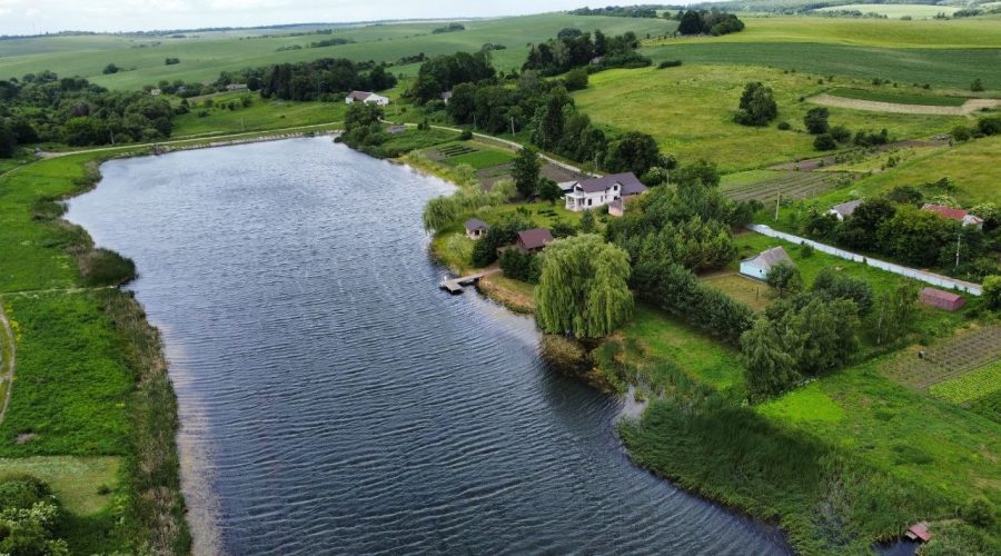 Продаж будинку 100 кв. м. 42 сот. с. Берегелі Хмельницький