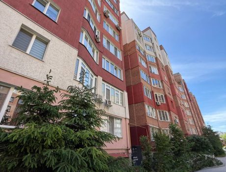 Продаж квартири 2 кімнати 87 кв. м. Будівельників (Виставка) Хмельницький