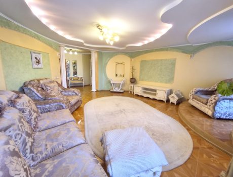 Оренда 3 кімнати 121 кв. м. Паркова (Центр) Хмельницький