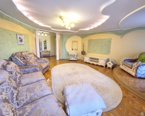 Оренда 3 кімнати 121 кв. м. Паркова (Центр) Хмельницький