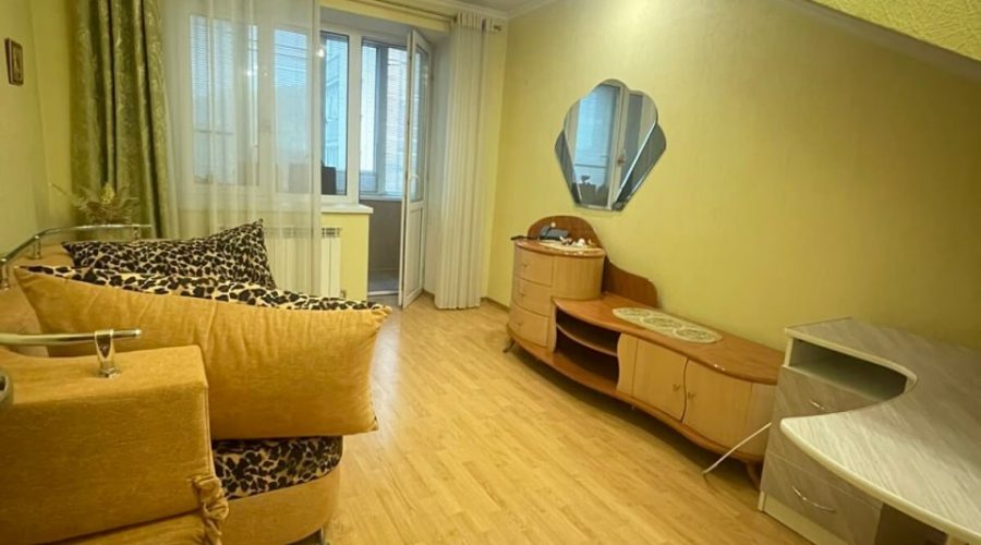 Продаж квартири 4 кімнати 143 кв. м. (Виставка) Хмельницький