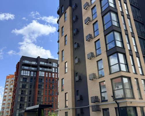 Продаж квартири 4 кімнати 135 кв. м. ЖК Гармонія (Виставка) Хмельницький