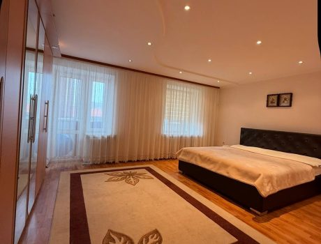 Продаж квартири 3 кімнати 75 кв. м. Степана Бендери (Виставка) Хмельницький