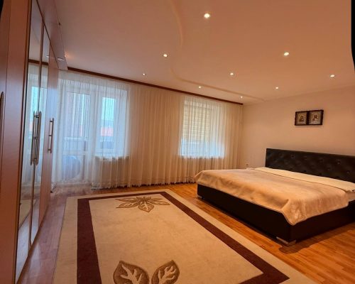 Продаж квартири 3 кімнати 75 кв. м. Степана Бендери (Виставка) Хмельницький