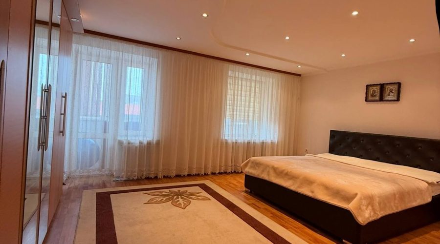 Продаж квартири 3 кімнати 75 кв. м. Степана Бендери (Виставка) Хмельницький