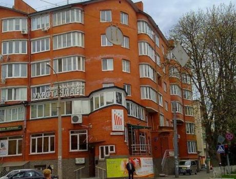 Продаж квартири 3 кімнати 128 кв. м. Театральна (Центр) Хмельницький