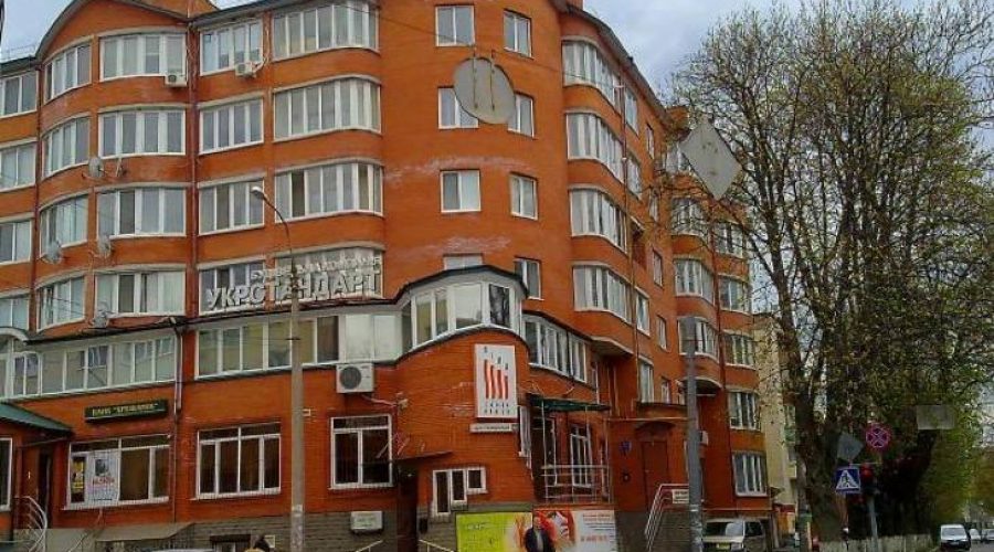 Продаж квартири 3 кімнати 128 кв. м. Театральна (Центр) Хмельницький