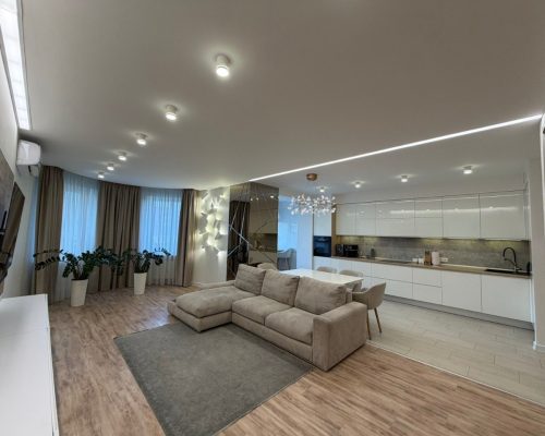Продаж квартири 3 кімнати 96 кв. м. Лісогринівецька (Озерна) Хмельницький