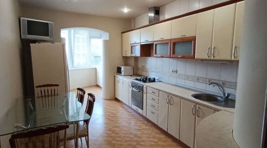 Продаж квартири 3 кімнати 100 кв. м. Свободи (Центр) Хмельницький