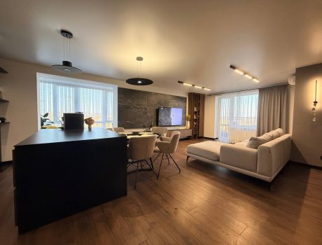 Продаж квартири 4 кімнати 176 кв. м. Проспект Миру (Виставка) Хмельницький
