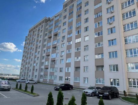 Продаж квартири 2 кімнати 67 кв. м. Лісогринівецька (Озерна) Хмельницький
