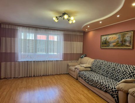 Продаж квартири 3 кімнати 90 кв. м. П. Мирного (Озерна) Хмельницький