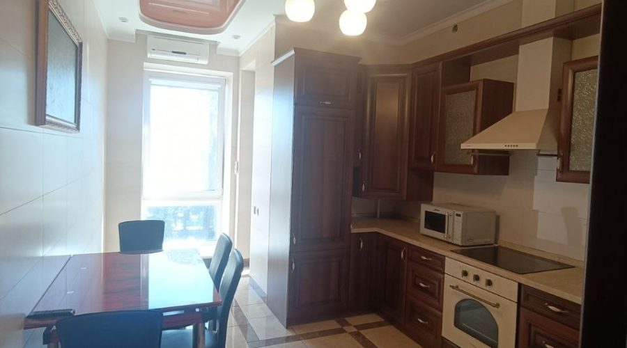Оренда 1 кімната 44 кв. м. Соборна (Центр) Хмельницький