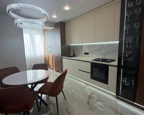 Продаж квартири 2 кімнати 81 кв. м. Кармелюка (Озерна) Хмельницький