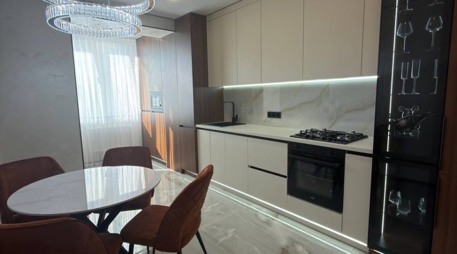 Продаж квартири 2 кімнати 81 кв. м. Кармелюка (Озерна) Хмельницький