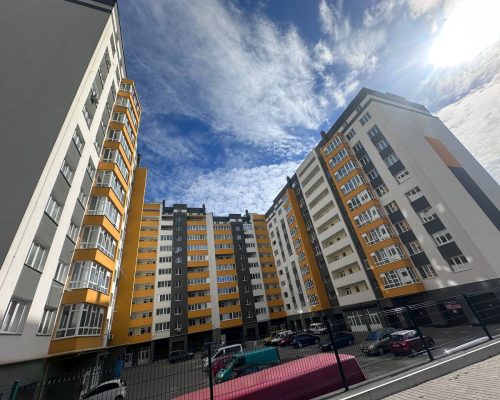 Продаж квартири 1 кімната 48 кв. м. С.Бандери (Виставка) Хмельницький