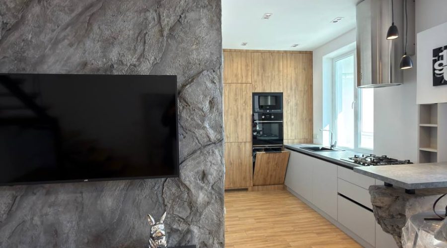 Продаж квартири 2 кімнати 90 кв. м. Нижня Берегова (Виставка) Хмельницький