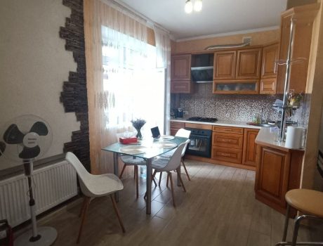 1 кімната 44 кв. м. пров. Гагаріна (Центр) Хмельницький