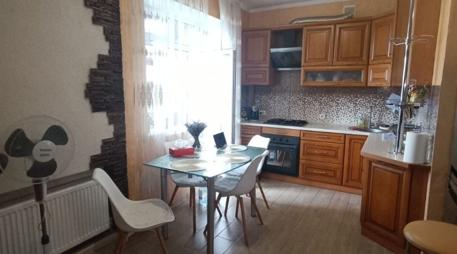 1 кімната 44 кв. м. пров. Гагаріна (Центр) Хмельницький