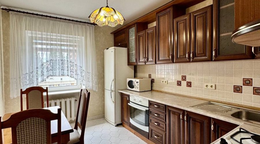 Продаж квартири 2 кімнати 72 кв. м. Озерна (Виставка) Хмельницький
