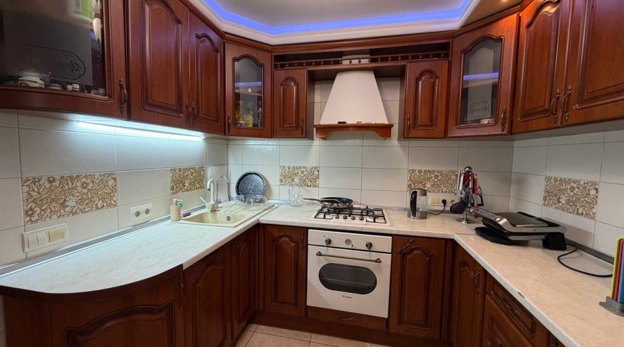 Продаж квартири 4 кімнати 110 кв. м. Зарічанська (Виставка) Хмельницький