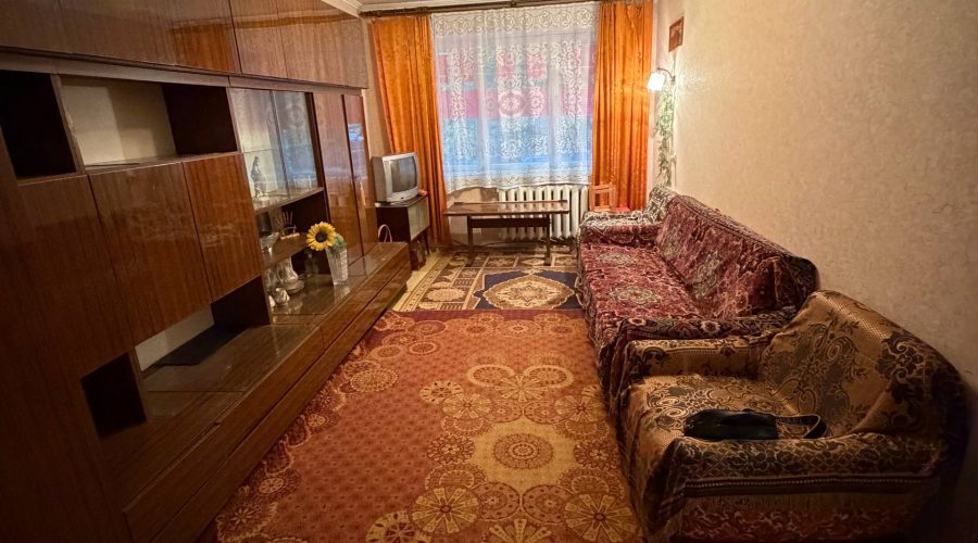 Продаж квартири 2 кімнати 42 кв. м. Пр. Миру (Виставка) Хмельницький