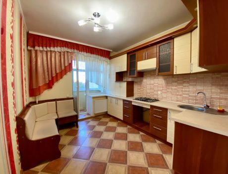 Продаж квартири 1 кімната 45 кв. м. Лісогринівецька (Озерна) Хмельницький