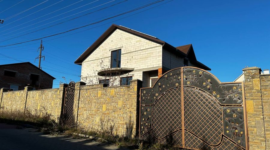 Продаж будинку 4 кімнати 195 кв. м. 10 сот. Лісовогринівецька (Дехтярка) Хмельницький