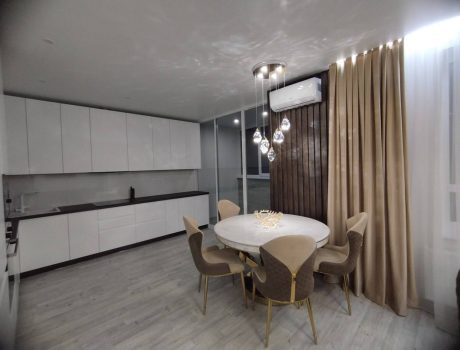Продаж квартири 3 кімнати 89 кв. м. ЖК Над бугом (Виставка) Хмельницький