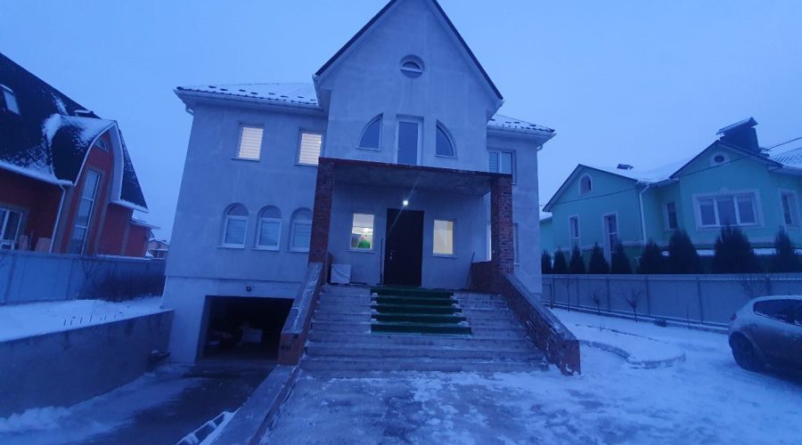 Продаж будинку 3 кімнати 323 кв. м. 12 сот. Трудова (Старий аеродром) Хмельницький