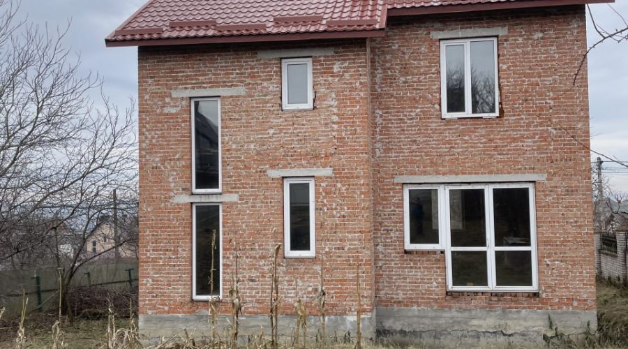Продаж будинку 3 кімнати 195 кв. м. 10 сот. Світанкова (Лезнево) Хмельницький