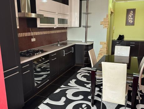 Продаж квартири 3 кімнати 92 кв. м. (Центр) Хмельницький